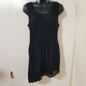 Cleo Black Sleeveless Pleated Tunic Asymmetrical Hem Size M